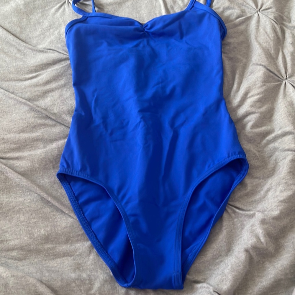 Royal blue dance Leo